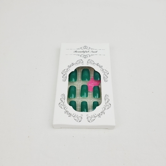 24 Pieces Fake Press On Nails - Picture 3 of 5